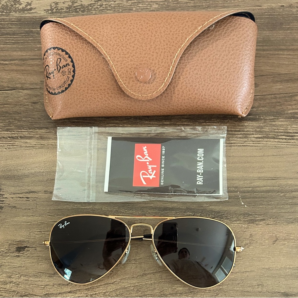 Ray-Ban Classic Gold Aviators with Black Lenses